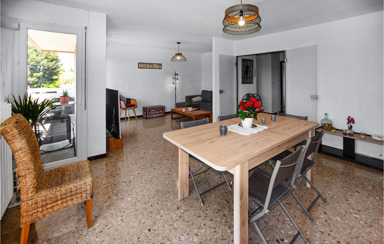 Amazing Apartment In Carpentras With Wifi And 2 Bedrooms Εξωτερικό φωτογραφία